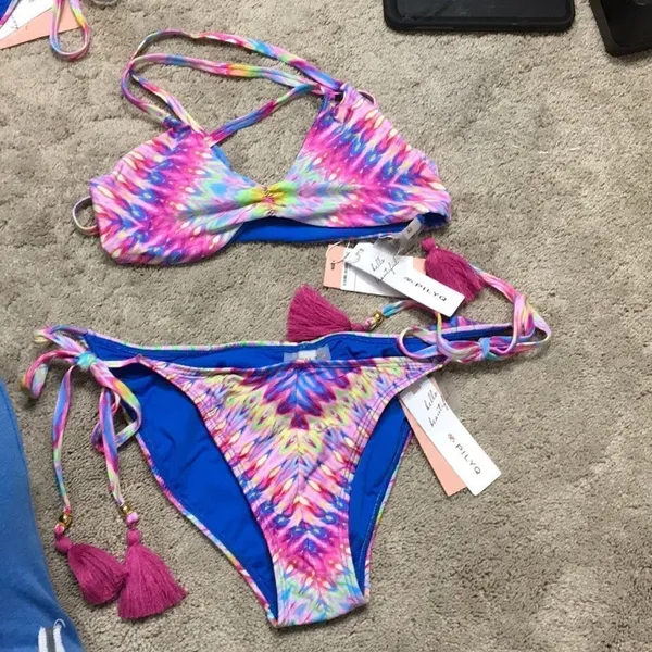 PILYQ Modeea bikini with reversible top. S-top/M-bottom. NWT - Image 11