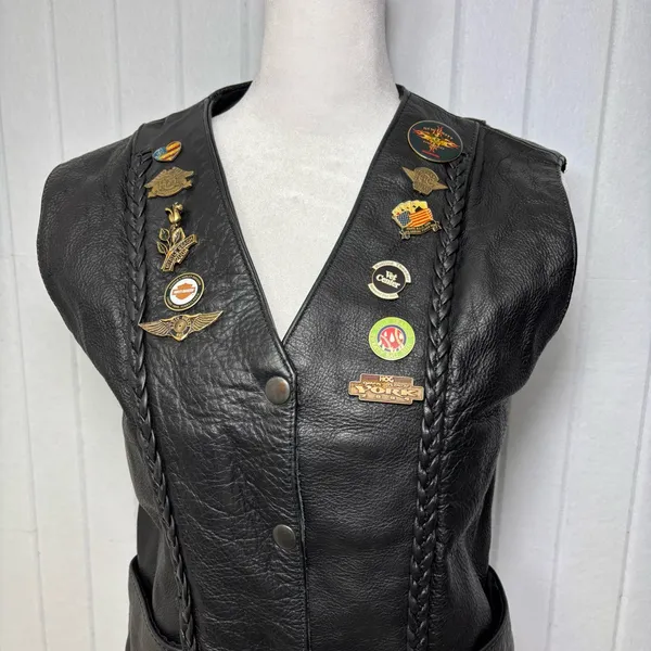 Unik Vintage Motorcycle Black Leather Vest with Unique Pins Size L‎ - Image 6