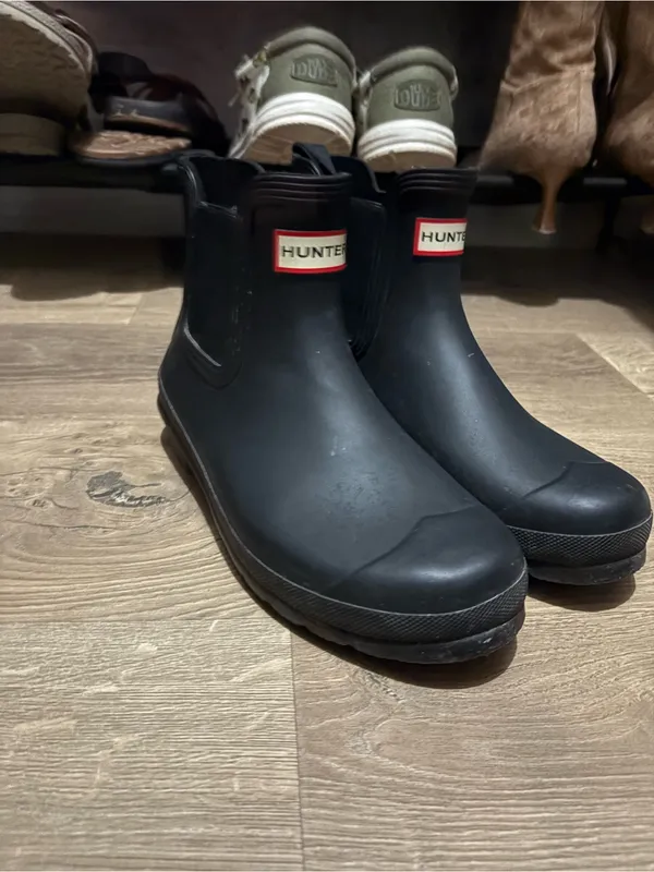 Hunter Black Short Chelsea Rain Boots for Men - Image 2