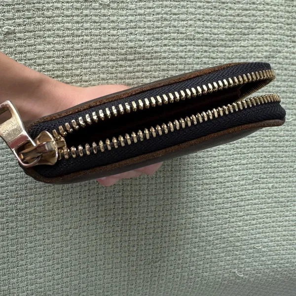 Understated Leather Leather Wallet - Image 5