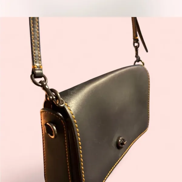 Coach Crossbody Bag In Black, Classic/Vintage Style - Image 3
