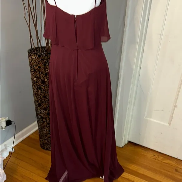 Mori Lee Elegant Burgundy Evening Gown - Image 10
