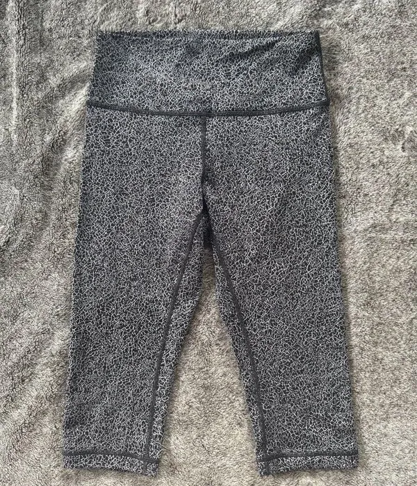 Lululemon Wunder Under Hi-Rise 1/2 Tight Sz 8 - Image 3