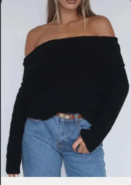 White Fox Off the Shoulder - Image 3