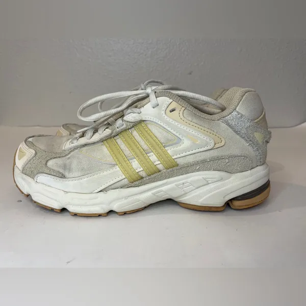 Adidas Women’s Response CL White Sneakers Size 6‎ - Image 2