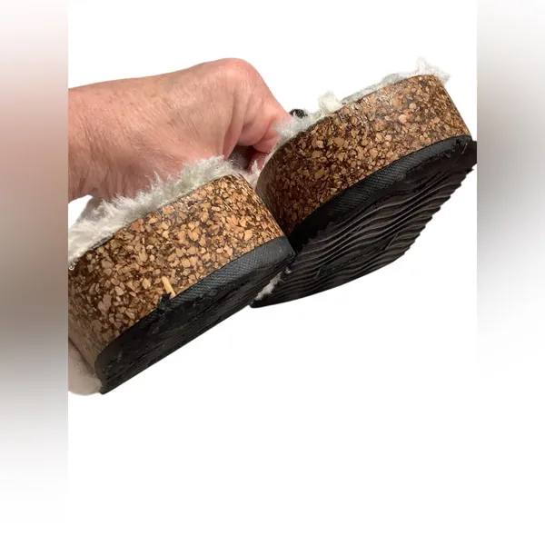 Forever (not forever 21) Cozy Cream colored Furry Amphibious Sole Slippers. - Image 3