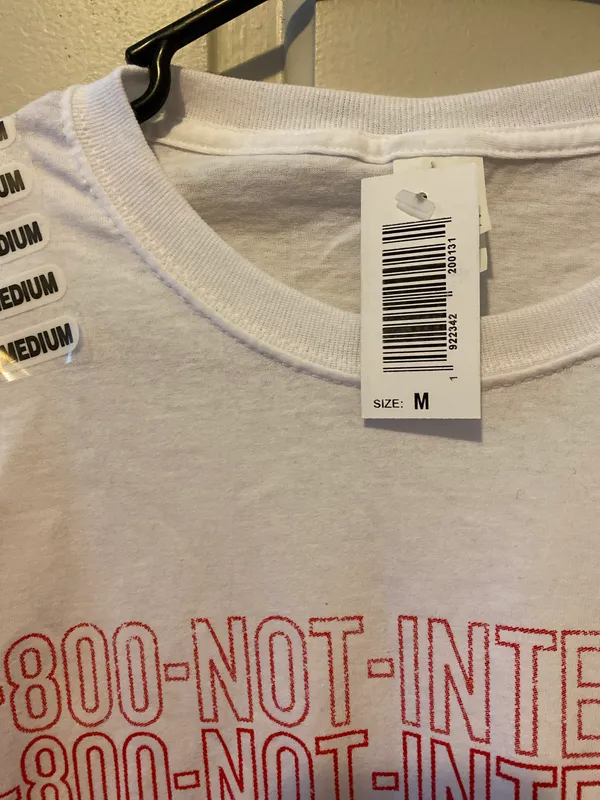 Graphic White Tshirt Size M - Image 2