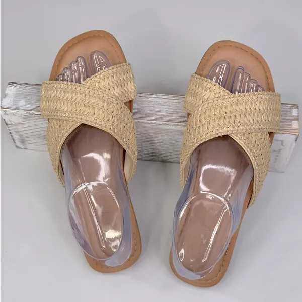 OLD NAVY Women's Criss Cross Woven Raffia Slide Sandals Beige/Tan-8 - Image 3