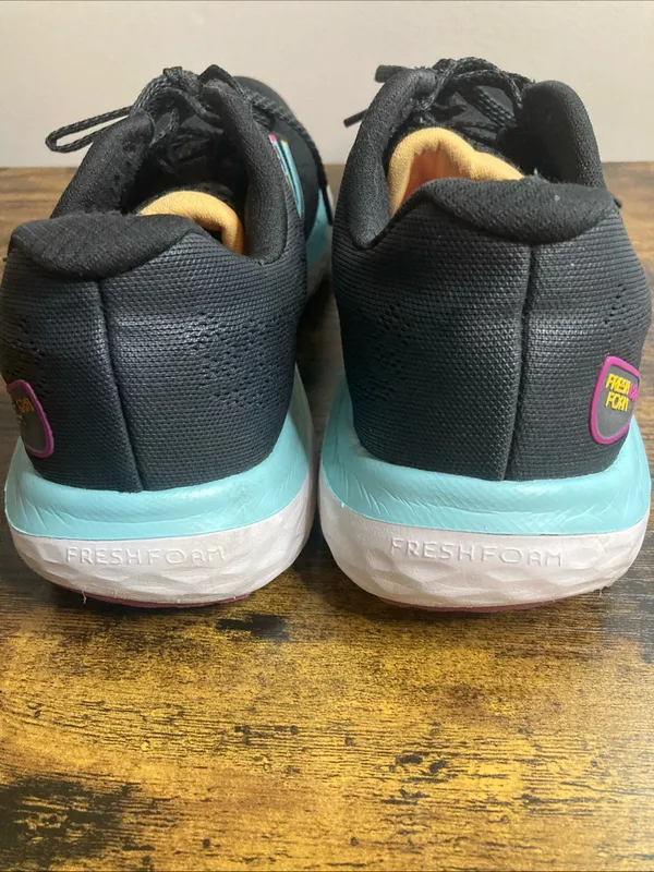 New Balance Sz 8 Womens Fresh Foam 680v7 - Black Pink Surf Light Blue Teal - Image 10