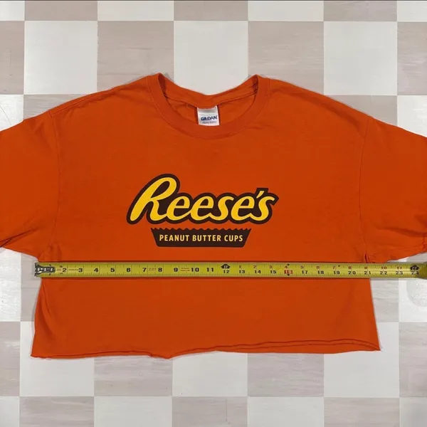 Gildan vintage 90s reese’s peanut butter cups cropped graphic tee orange - Image 5
