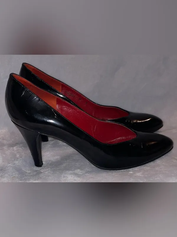 Yves Saint Laurent Women’s Size 5 Vintage YSL Black Patent Leather Pumps Heels - Image 4