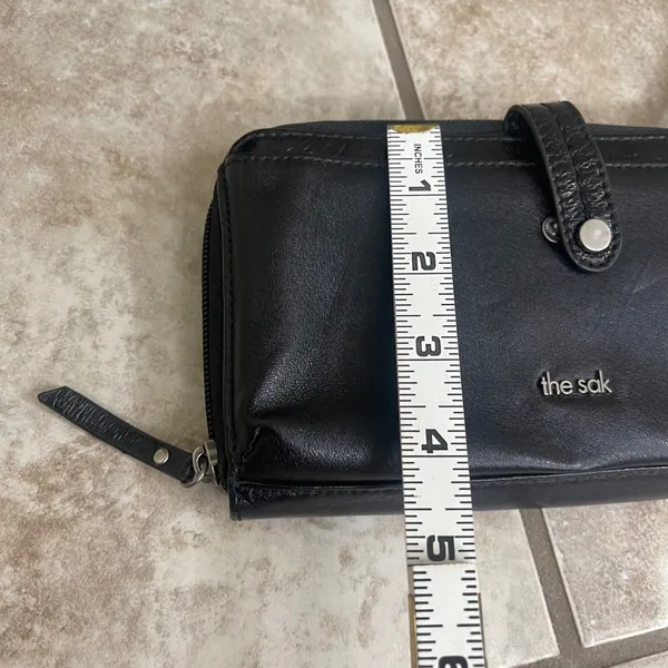 The Sak Iris Black Leather Crossbody Wallet Bag Organizer Clutch Silver Hardware - Image 3