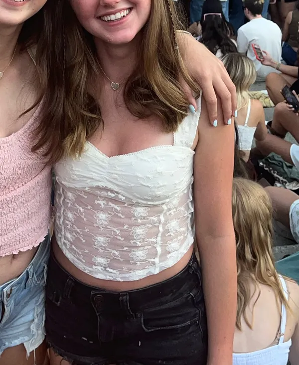 Urban Outfitters Top Kimchi Blue Lace - Image 4
