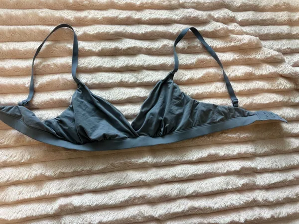 SKIMS Triangle Bralette  - Image 3