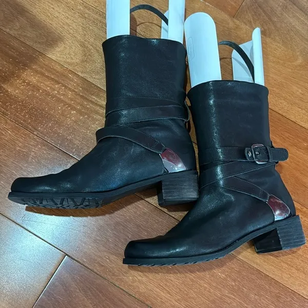 Stuart Weitzman soft Leather Round Toe Buckle‎ Moto Boots Women's size 7.5 - Image 6
