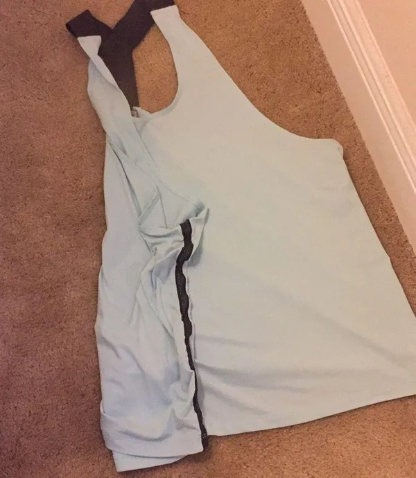 Baby blue workout top. Size XL - Image 3