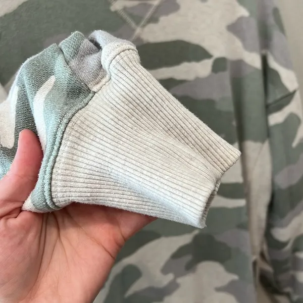 Aerie Muted Camo Side Slit Crew Neck | Size Medium - Image 4