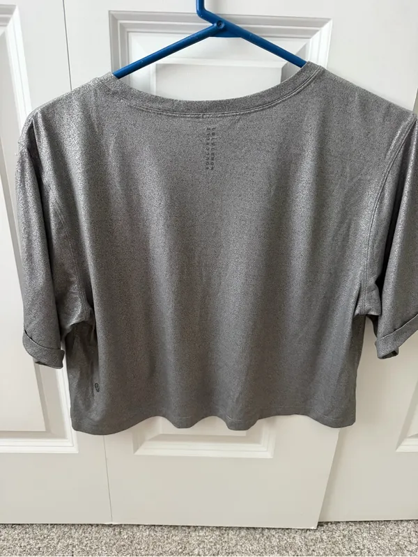 Lululemon x SoulCycle To The Beat Tee - Luminosity Foil Silver Gray Size 6 - Image 5