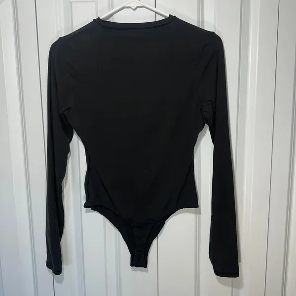 Skims Essential Long Sleeve Scoop Neck Bodysuit Black Womens L Stretch Layering - Image 4