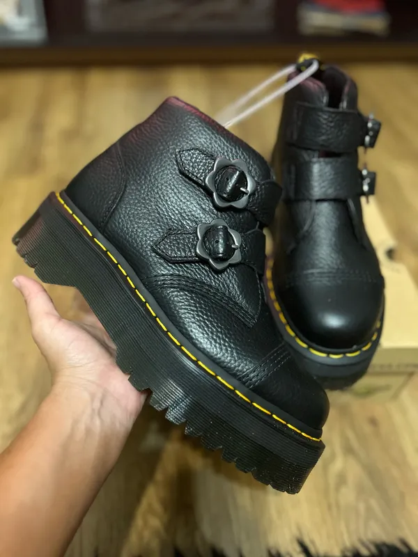 DR MARTENS Devon flower buckle black leather platform boots shoes women’s 9 nee - Image 8