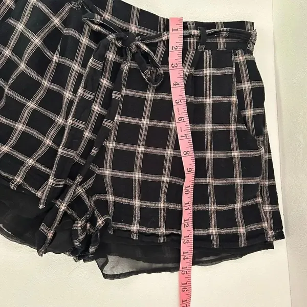 American Eagle Plaid Pull-On Shorts Black Pink Checkered Size M - Image 7
