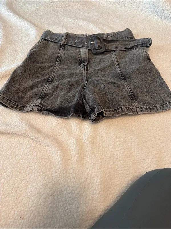 Zara Washed Grey High-Waist Belted Denim Shorts - Image 5