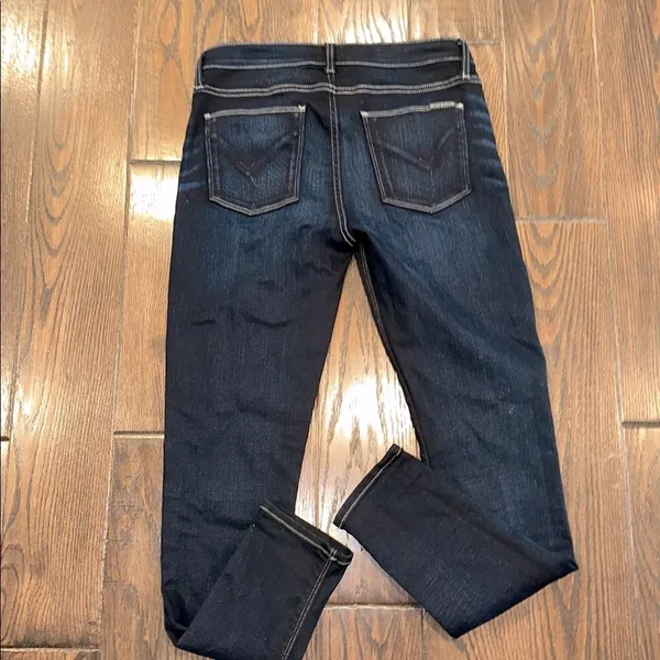 Hudson Women's Dark Blue Jeans size 28 - Image 7