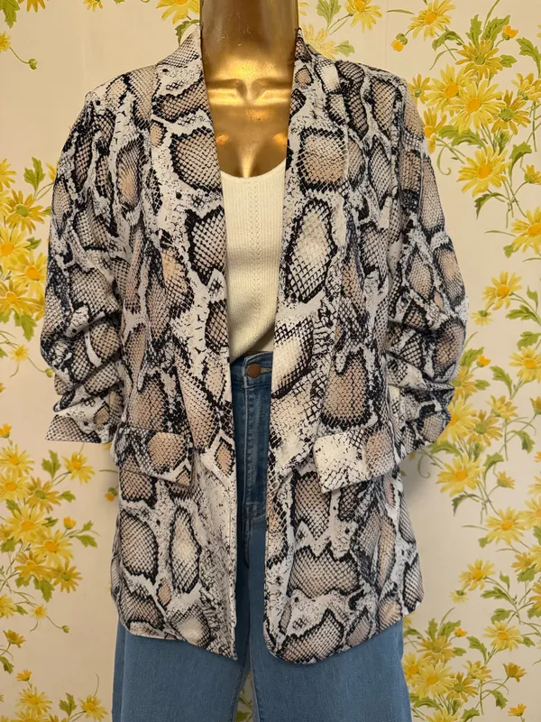 NWT Snake print 3/4 sleeve blazer size L Size L - Image 6