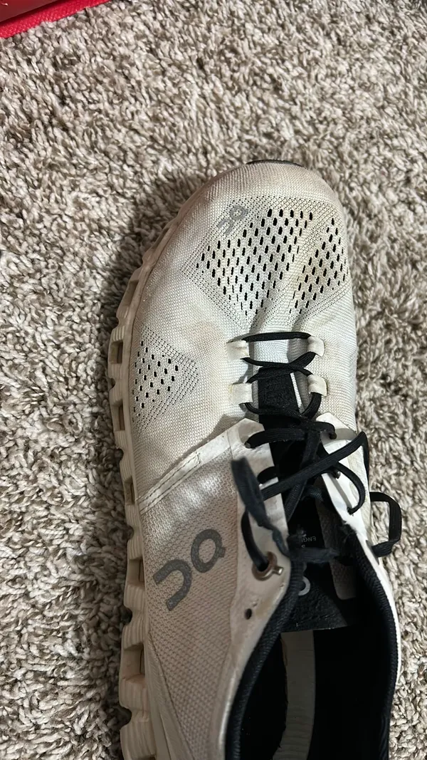 On Cloud Running Shoes - Image 9