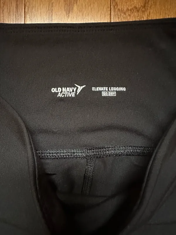 Old Navy Elevate Go-Dry Leggings - Image 3