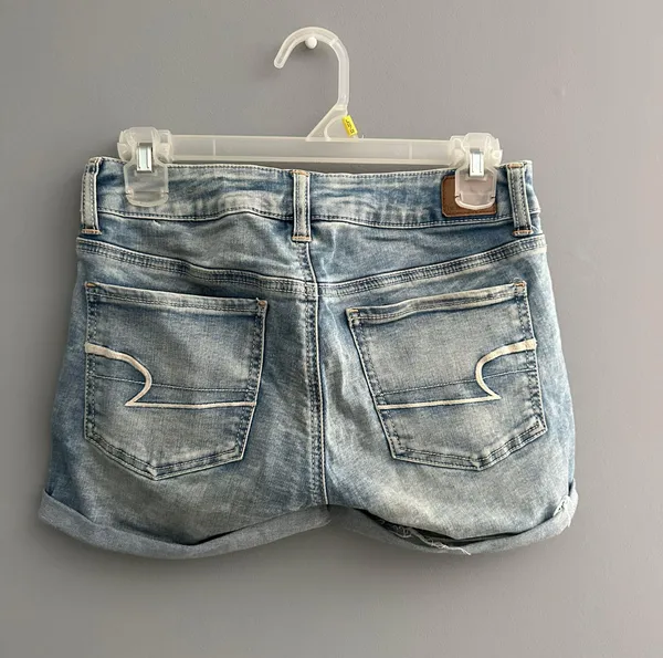American Eagle Outfitters Midi Shorts - Image 4
