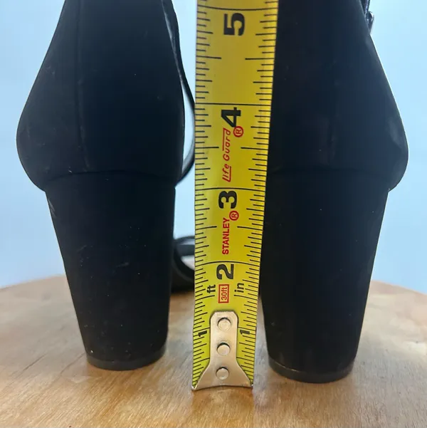 New, stylish women's shoes . Size 8. $35. - Image 4