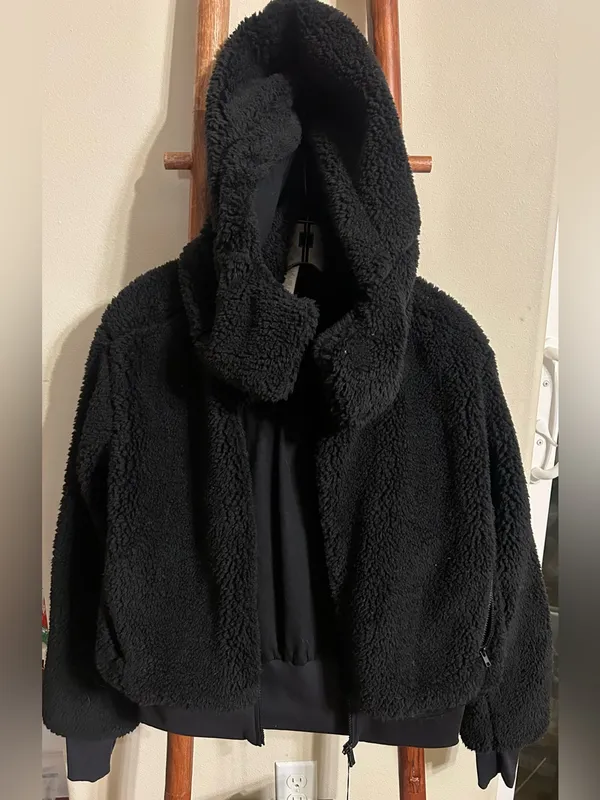 Alo Yoga Foxy Sherpa Jacket size S Black - Image 4