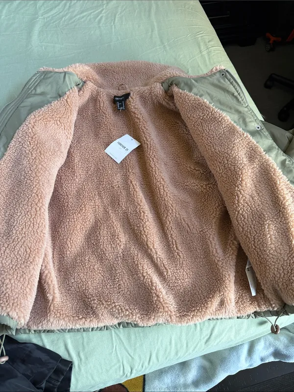Forever 21 Olive Quilted Bomber Jacket with Pink Sherpa Collar - Image 6