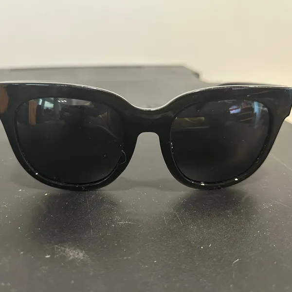 Classic Black Sunglasses - Image 9