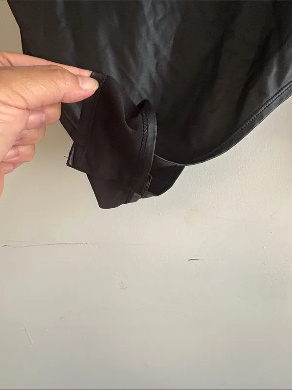 Black Zip - Image 5