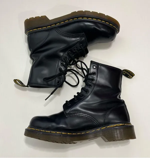 Dr. Martens 1460 Smooth Leather Lace Up Boots Size 6 - Image 8