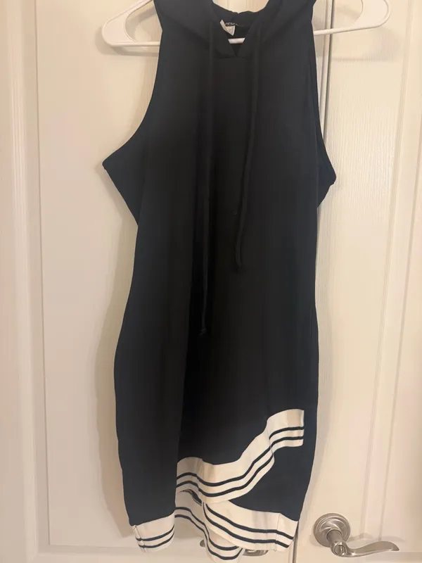 VENUS Black Sleeveless Hoodie Tennis Dress w/White crisscross detail never worn! - Image 3