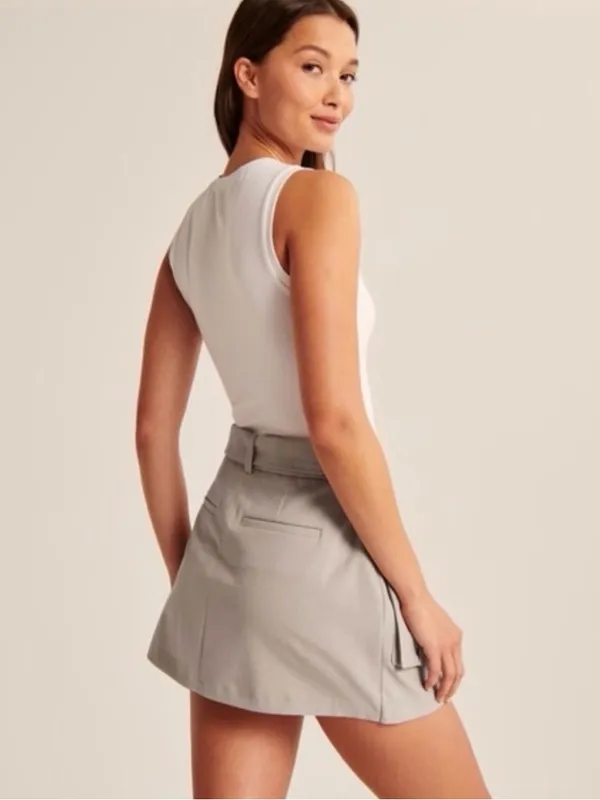 Abercrombie & Fitch Wrap Front Utility Skort in Taupe Size Small - Image 2
