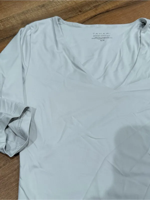 Tahari Light Gray V-Neck Short Sleeve Top - Image 2