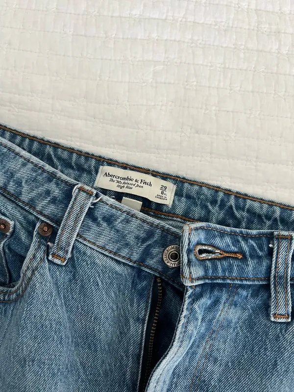 Abercrombie Jeans - Image 5