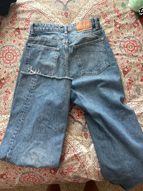 H&M High-Waisted Wide-Leg Jeans - Image 5