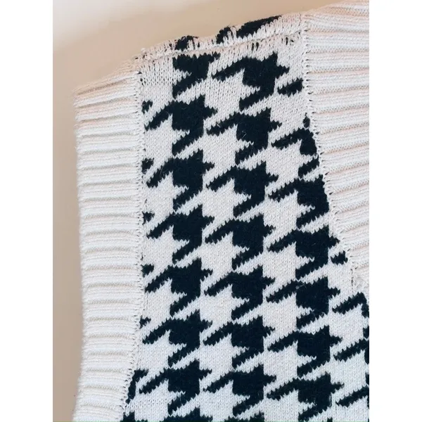 Hollister XS Black White Houndstooth Sweater Vest V Neck Preppy - Image 5