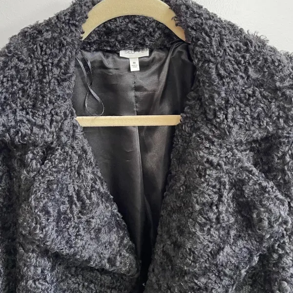 SELFIE‎ Women Black Textured Faux Fur Open Jacket Size Medium - Image 2