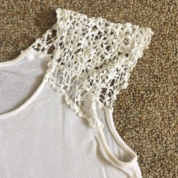 La Hearts crochet sleeve t-shirt - Image 2