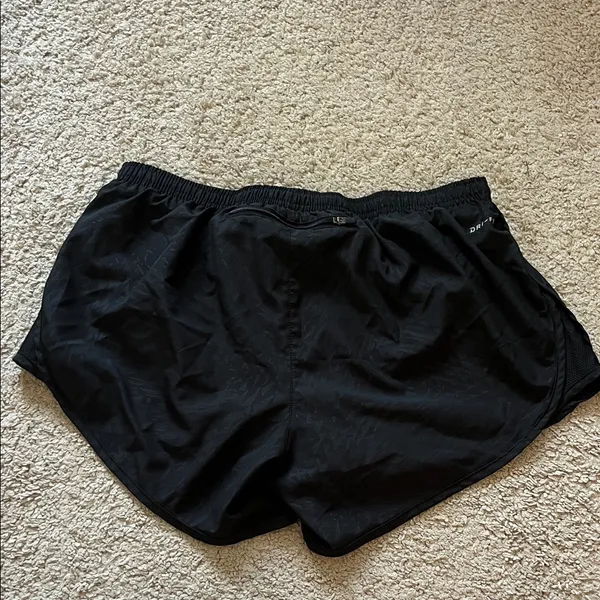 Nike Women's Black Athletic Shorts - Image 3