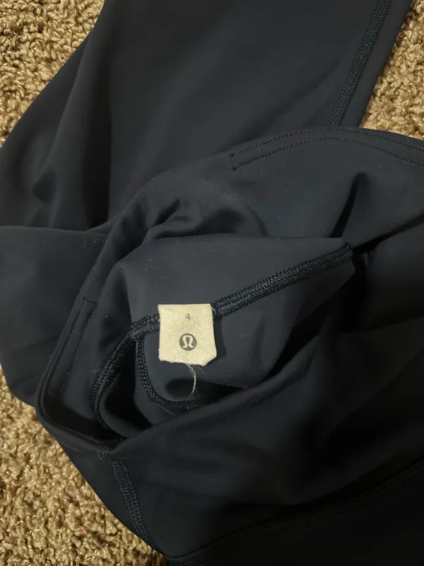 Lululemon Navy 25" Leggings - Image 3