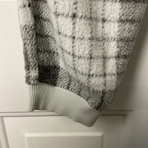 Aerie Snowed In Fleece Jogger Grey‎ Plaid Lounge Pants Size Medium - Image 5