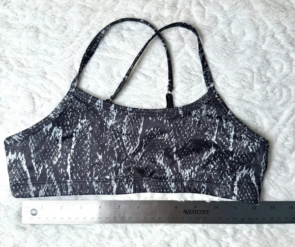 Beyond Yoga Snake Skin Criss Cross black yoga top small - Image 6