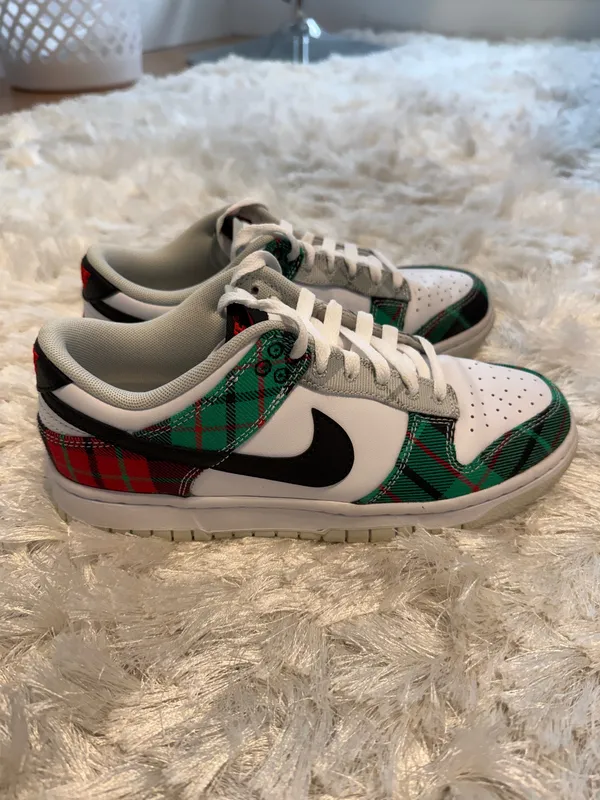 Nike Dunk Low Sneakers - Image 3
